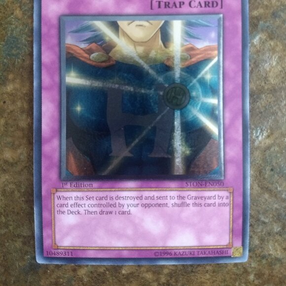 Yu-Gi-Oh YuGiOh Hero Medal (STON-EN050), Ultimate Rare, 1st Ed., NM - Picture 3 of 5